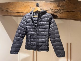 Plumífero negro con capucha Pull&Bear