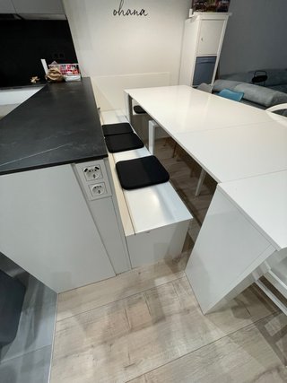 Mesa extensible blanca de madera