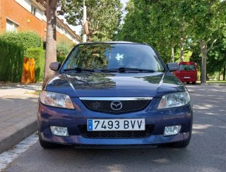MAZDA 323F