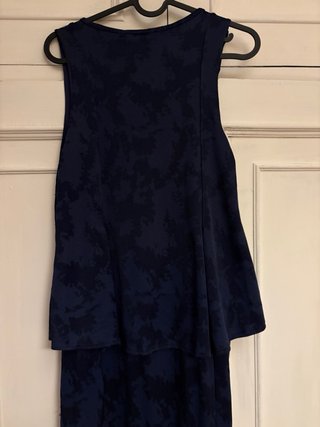 Vestido azul con volantes