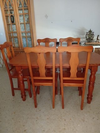 Mesa y 6  sillas para restaurar