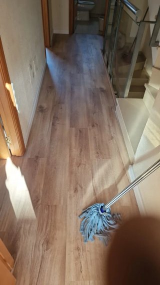 Suelo laminado tipo parquet