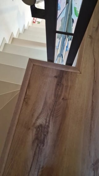 Suelo laminado tipo parquet