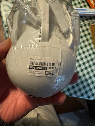Perchero de plástico blanco IKEA