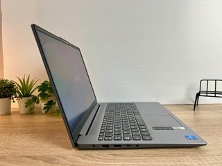 Lenovo Slim i5-12450H | 16 RAM | 512 | Batería 100