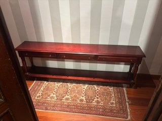 Mesa de salón alargada de madera