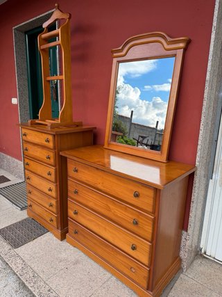 Cómoda cajonera de madera conjunto