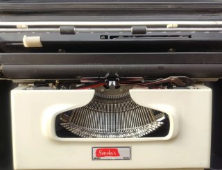 Máquina de escribir Brother Deluxe 1613 con maletí
