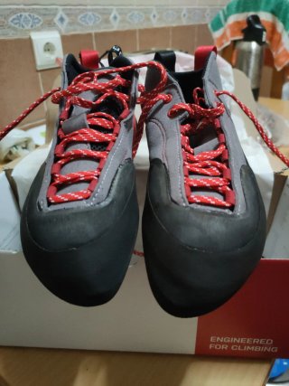 Scarponi da arrampicata OCUN Jett Crack. Taglia 42,5 EU.