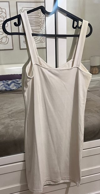 Vestido blanco de tirantes corto