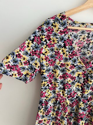 Vestido Lofties floral manga corta talla L