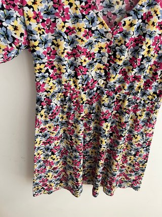 Vestido Lofties floral manga corta talla L