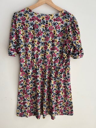 Vestido Lofties floral manga corta talla L