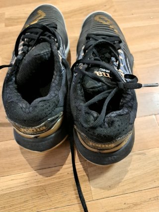 Zapatillas Joma Padel Negras y Doradas