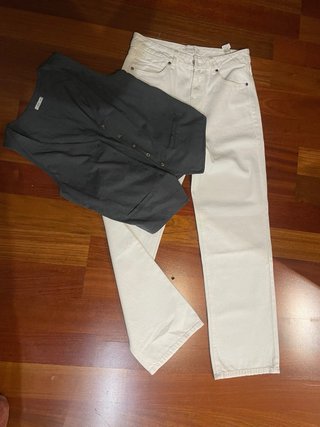 Vaqueros Stradivarius D03 blancos + chaleco regalo