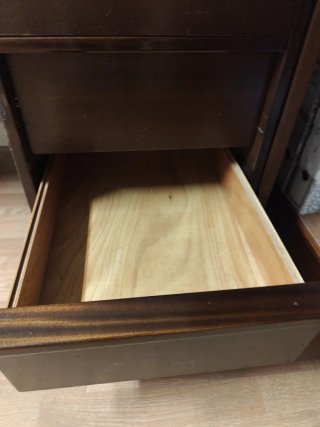 Escritorio antiguo de madera noble con cajonera
