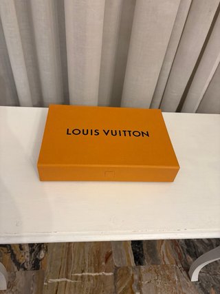 Scatola Louis Vuitton originale con fiocco