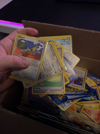 Caja de cartas Pokémon antiguas