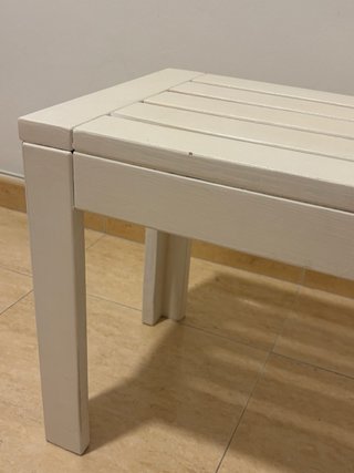 Banco de madera blanco