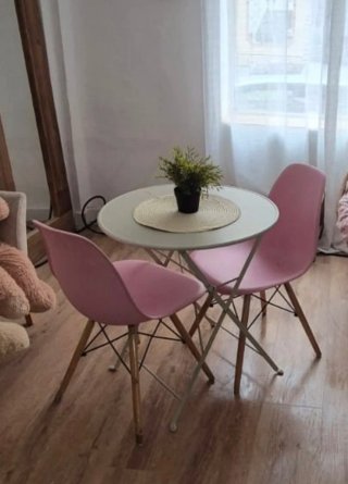 Mesita plegable y 2 sillas
