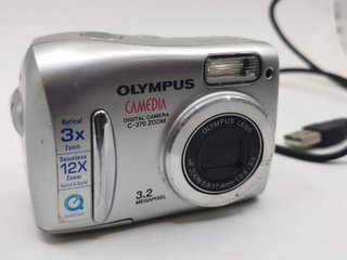 Cámara Olympus C-370 Zoom + Cable USB