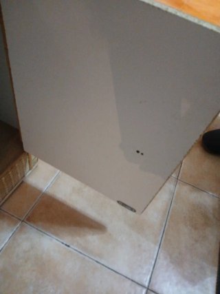 Estantería de ratán con puertas