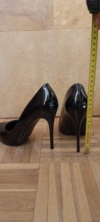 Zapatos de tacón alto negros charol
