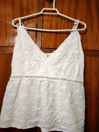 Conjunto Top Blanco y Shorts Vaqueros