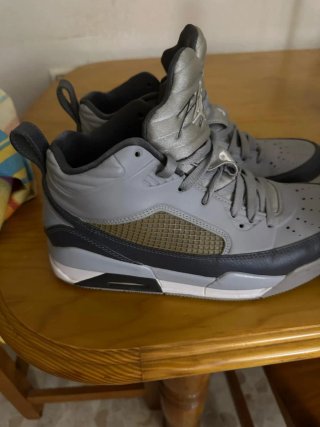 Zapatillas Jordan Talla 43 (9.5)