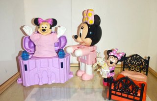 Figuras Minnie Mouse y Castillo