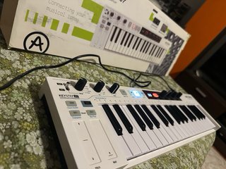 Arturia KeyStep 37 Controlador y Secuenciador