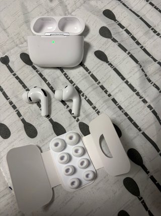 AirPods Pro 3 (2025)