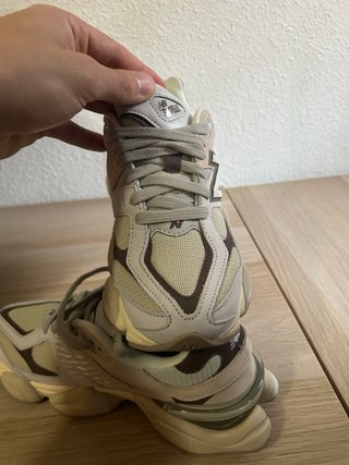 New Balance 9060 Beige/Marrón