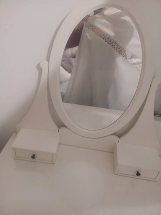 Tocador blanco Ikea con espejo