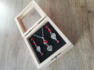 Colgante y pendientes de corazón