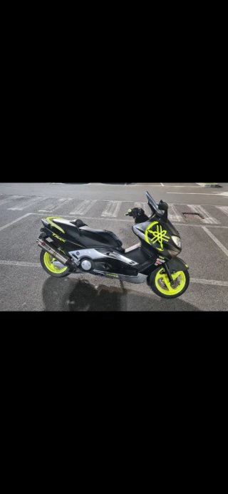 Yamaha TMAX 2001 Negro y Amarillo
