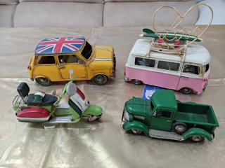 LOTE 4 FIGURAS DECORATIVAS METÁLICAS MUY REALISTAS