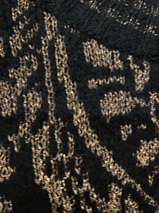 Jersey Zara Negro con Detalles Dorados
