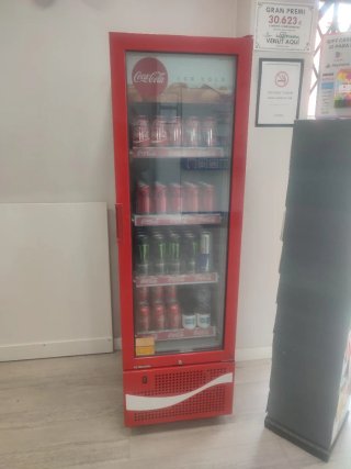 Nevera expositora de bebidas nueva
