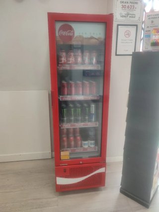 Nevera expositora de bebidas nueva