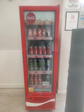Nevera expositora de bebidas nueva