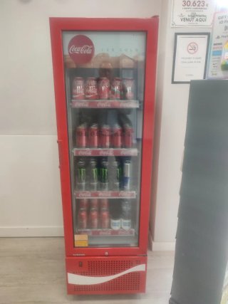 Nevera expositora de bebidas nueva