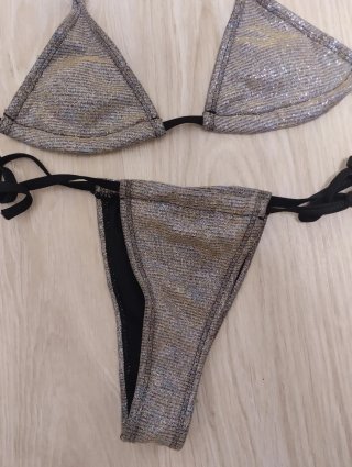 Bikini argentato brillante di Calzedonia