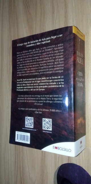 La tierra de las cuevas pintadas La esparada se...