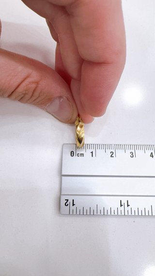 Orecchini cerchio fantasia in oro giallo 18kt 750