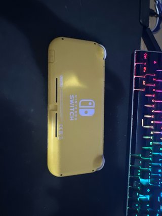 Nintendo Switch Lite Amarilla