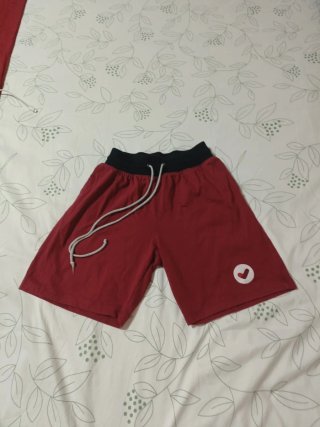Pantalón corto Vedruna rojo
