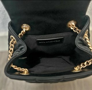 Mochila Karl Lagerfeld Negra y Dorada