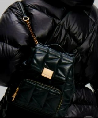 Mochila Karl Lagerfeld Negra y Dorada