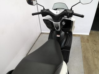 SUZUKI BURGMAN 125 2023 7479 kms.